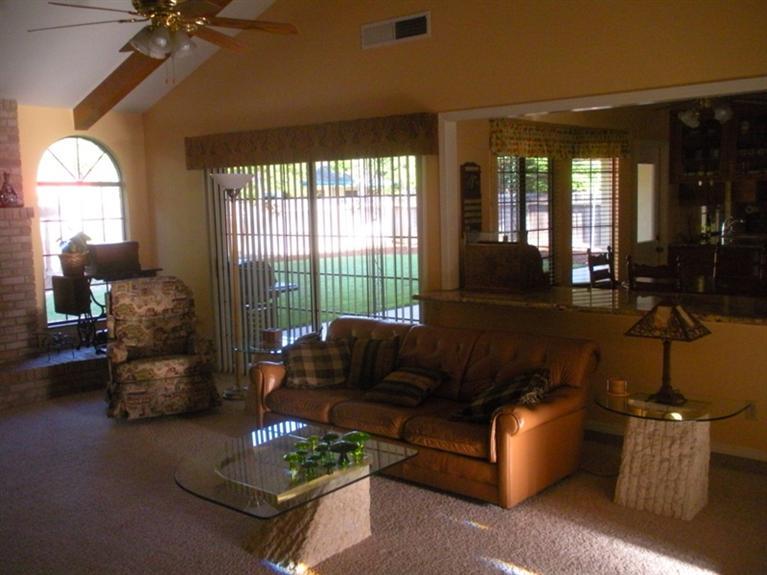 92 Post Avenue Sanger, CA 93657 - Photo 16 of 41