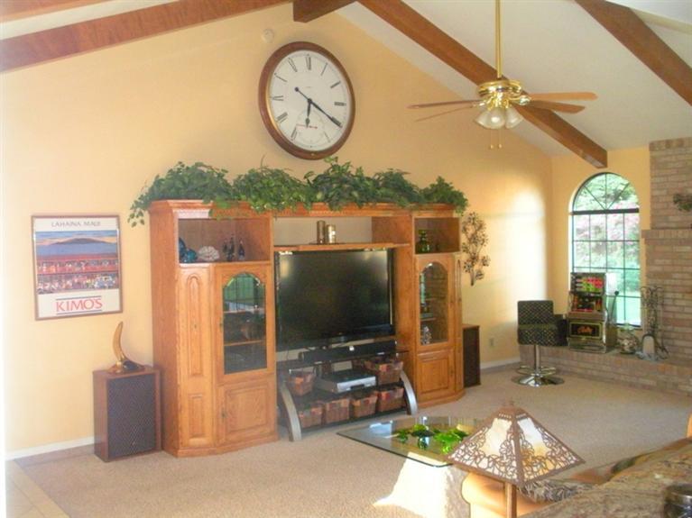 92 Post Avenue Sanger, CA 93657 - Photo 19 of 41