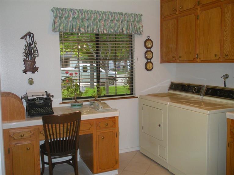 92 Post Avenue Sanger, CA 93657 - Photo 21 of 41