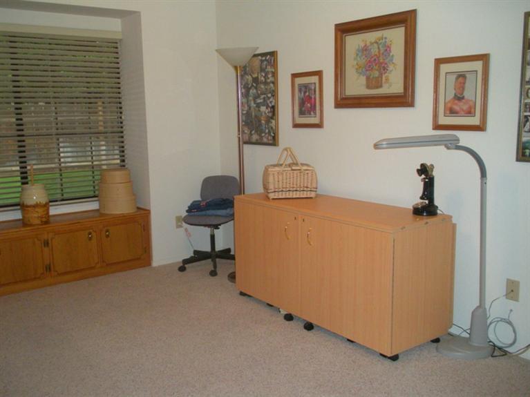 92 Post Avenue Sanger, CA 93657 - Photo 33 of 41