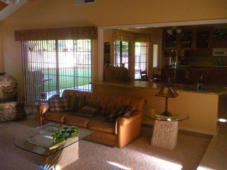 92 Post Avenue Sanger, CA 93657 - Photo 35 of 41