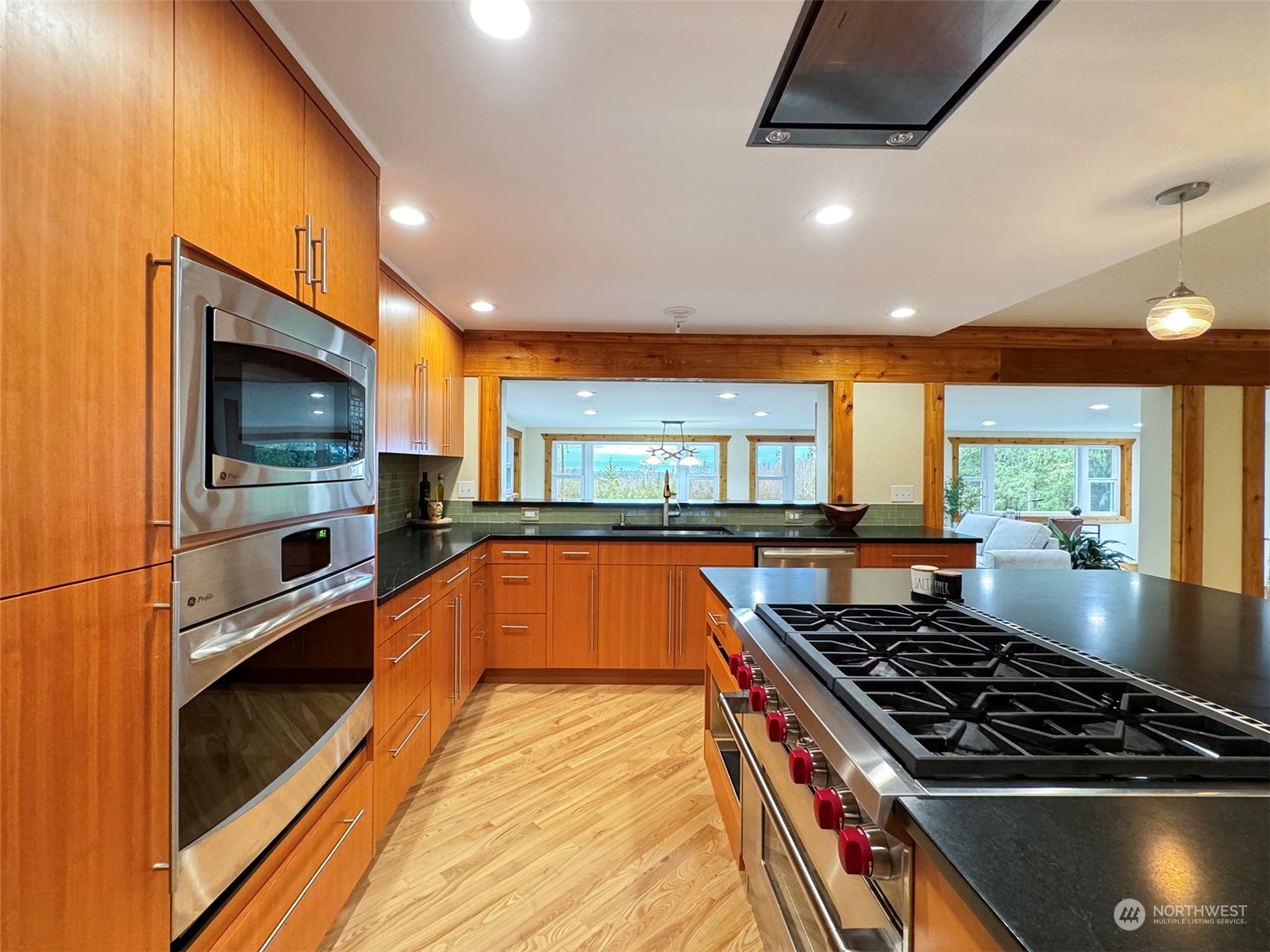 283 Fern Road Port Angeles, WA 98362 - Photo 11 of 40 Gallery Image 11