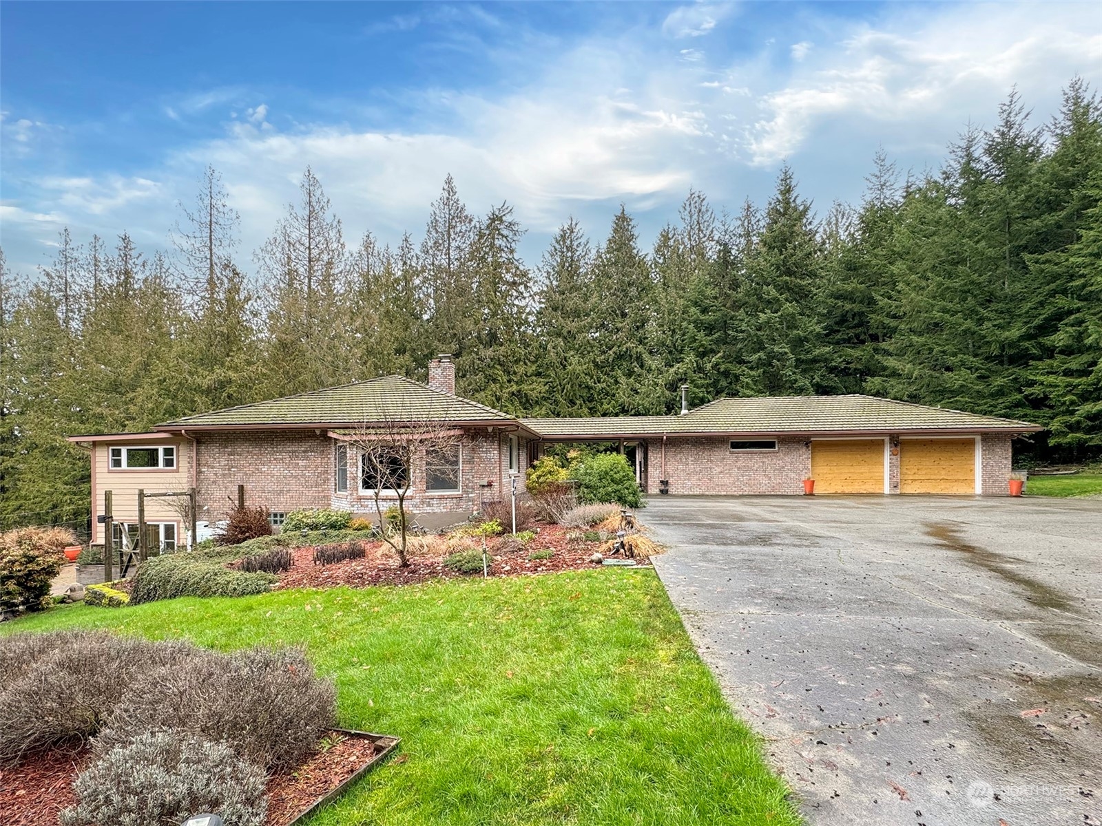 283 Fern Road Port Angeles, WA 98362 - Photo 3 of 40 Gallery Image 3