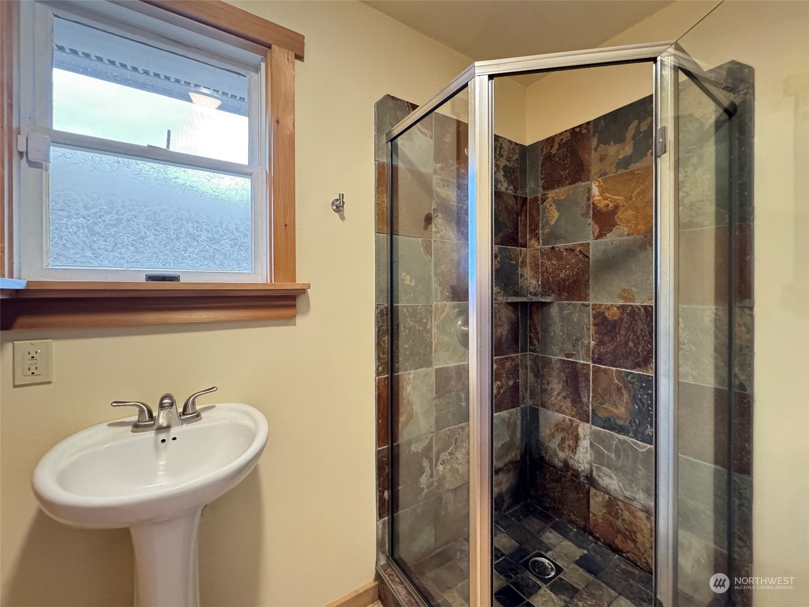 283 Fern Road Port Angeles, WA 98362 - Photo 34 of 40 Gallery Image 34
