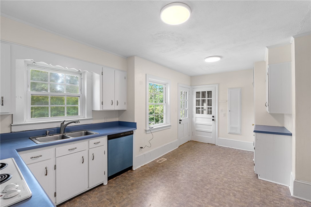 208 Gaines Street Central, SC 29630 - Photo 12 of 44