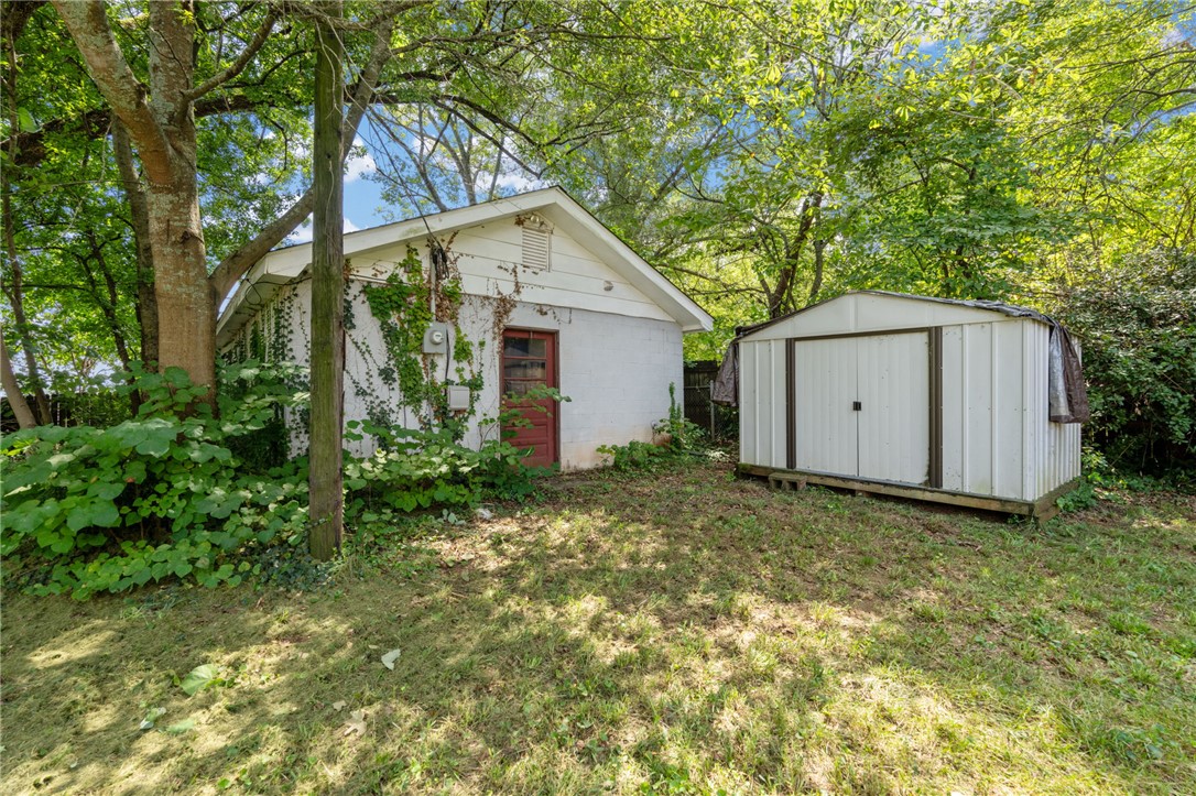 208 Gaines Street Central, SC 29630 - Photo 31 of 44