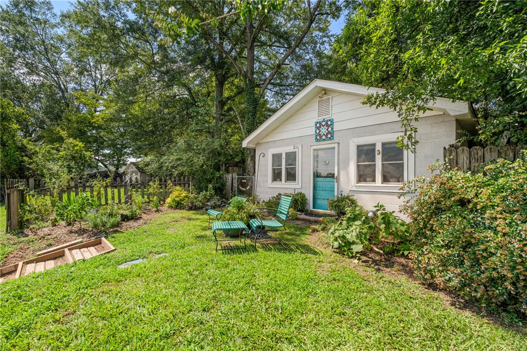 208 Gaines Street Central, SC 29630 - Photo 4 of 44
