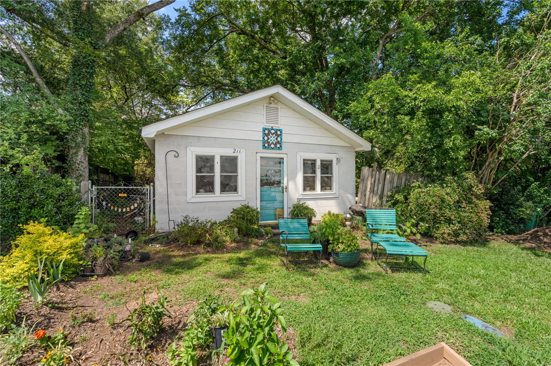 208 Gaines Street Central, SC 29630 - Photo 5 of 44