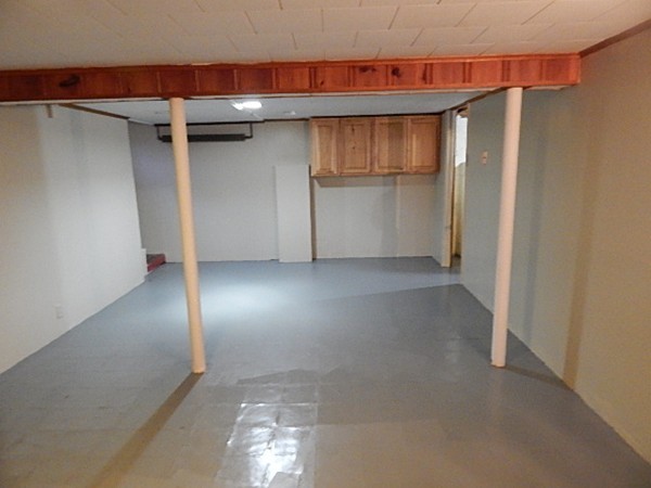 75 Falmouth Road Chicopee, MA 01020 - Photo 13 of 18 Gallery Image 13