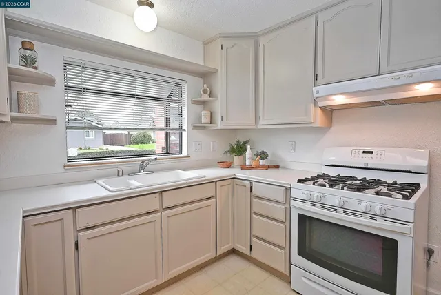 $760,000 | 312 Gloria Drive, Pleasant Hill, CA 94523