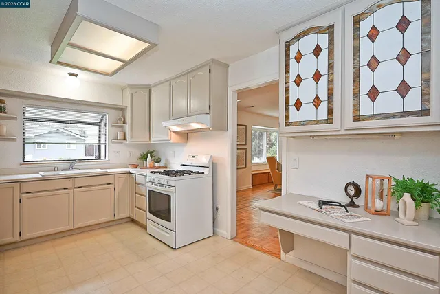 $760,000 | 312 Gloria Drive, Pleasant Hill, CA 94523