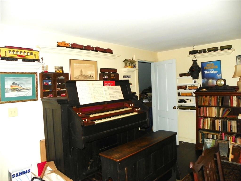 1 Wakefield Pasture Road Kennebunkport, ME 04046 - Photo 24 of 35 The opposite side of this room...