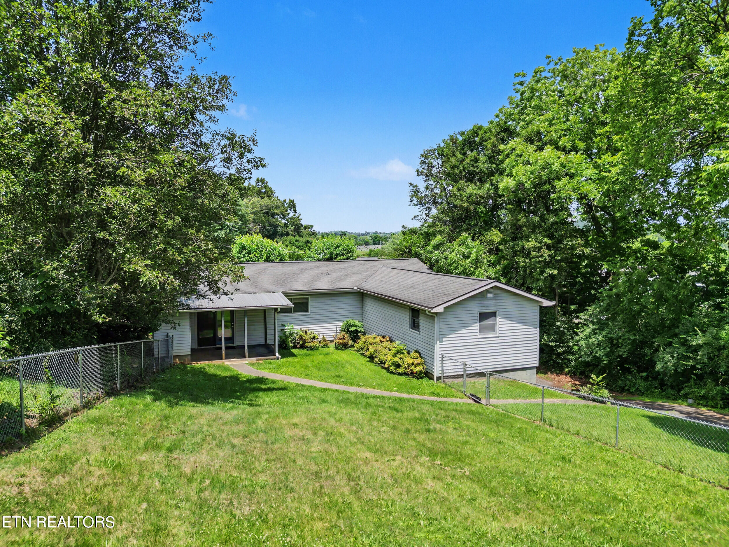 515 Morrell Street Newport, TN 37821 - Photo 34 of 44 31_dji_0135