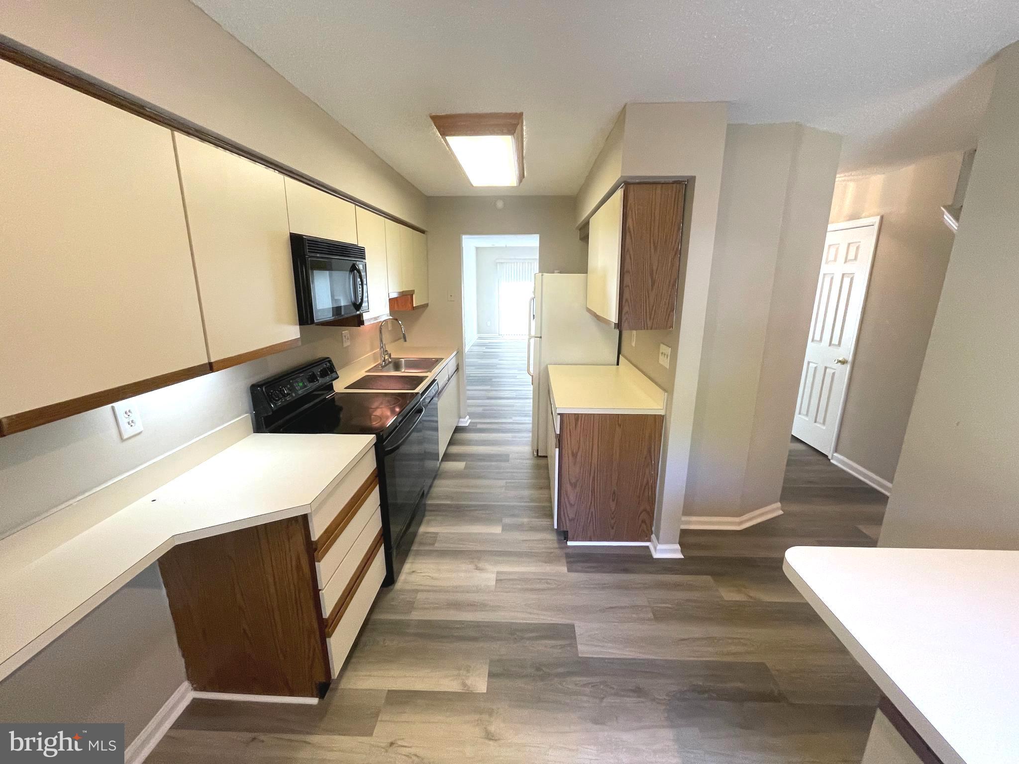 214 Carriage Court, Unit 214 Chesterbrook, PA 19087 - Photo 4 of 41