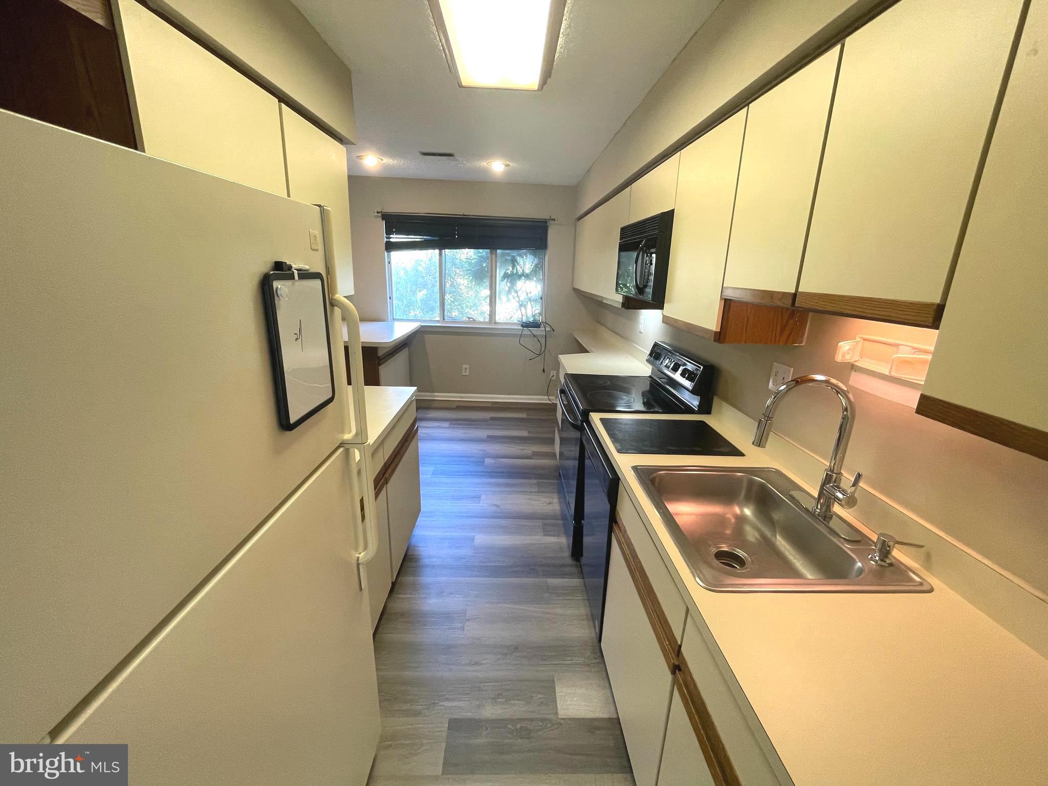 214 Carriage Court, Unit 214 Chesterbrook, PA 19087 - Photo 7 of 41