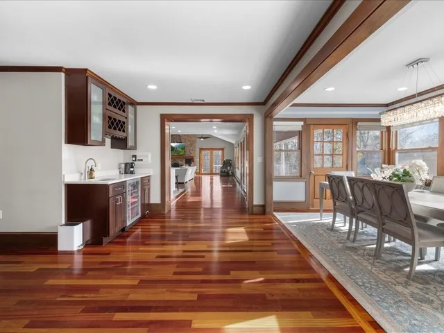 $1,895,000 | 132 Thatcher Street, Westwood, MA 02090