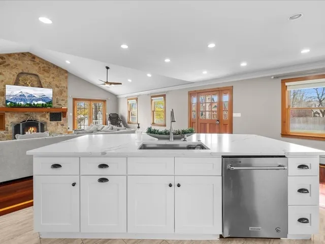 $1,895,000 | 132 Thatcher Street, Westwood, MA 02090