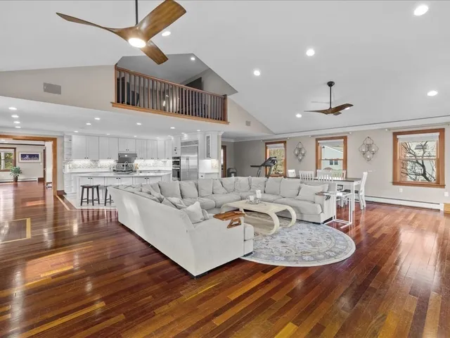 $1,895,000 | 132 Thatcher Street, Westwood, MA 02090