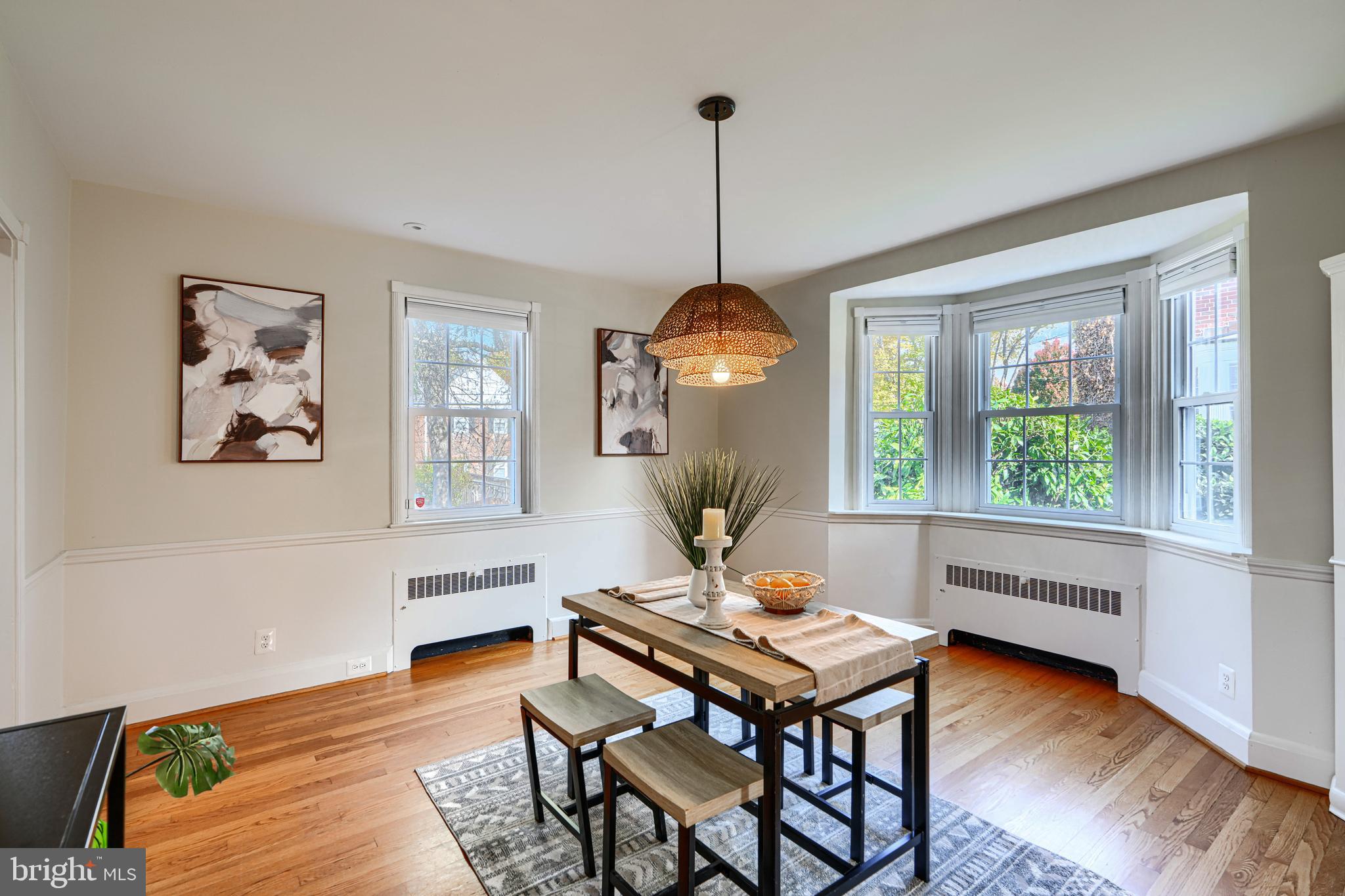 100 Dunkirk Road Baltimore, MD 21212 - Photo 13 of 65 a living room with furniture and a window