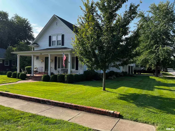 $349,900 | 706 Monroe Street, Pawnee, IL 62558