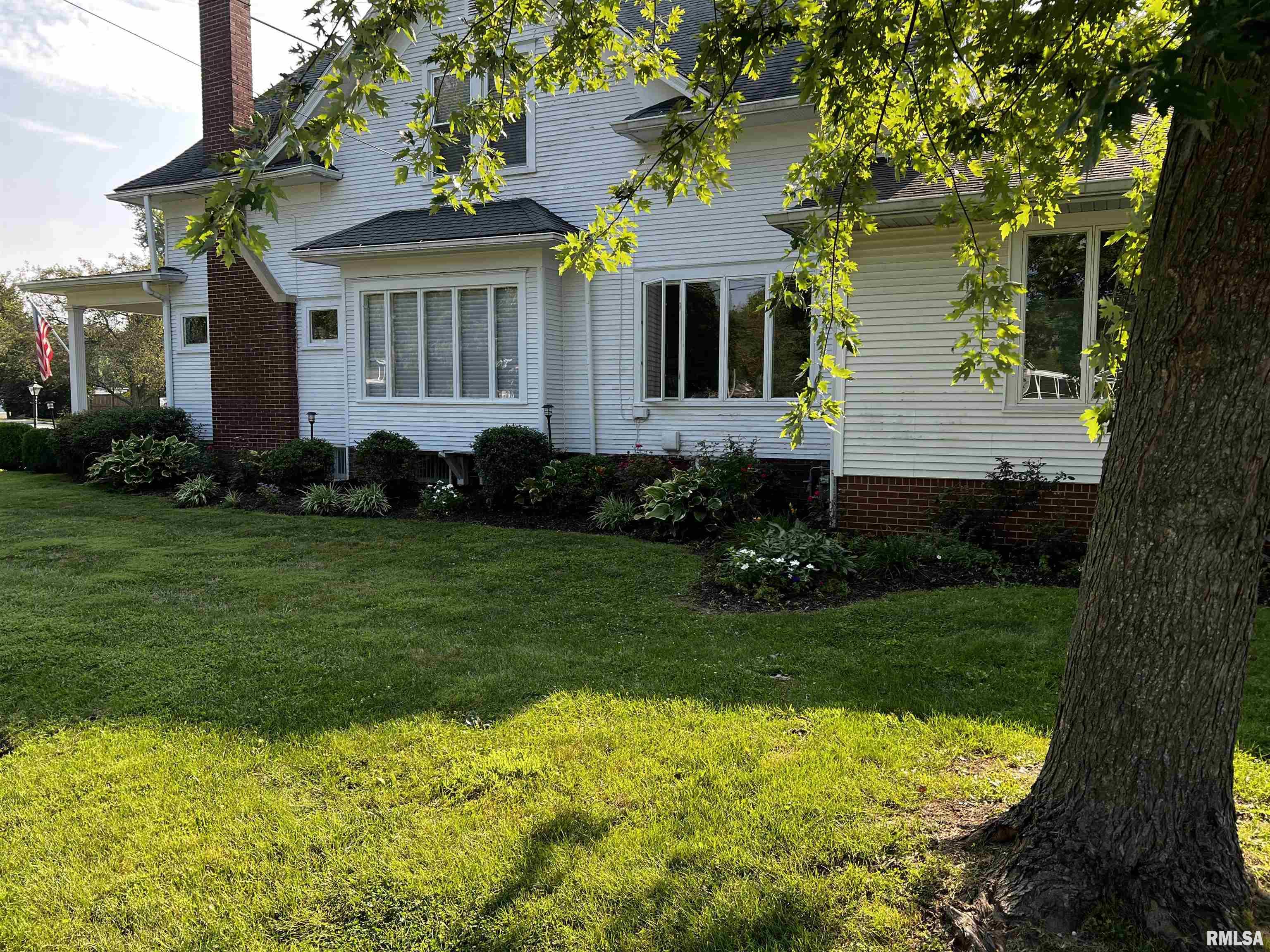 706 Monroe Street Pawnee, IL 62558 - Photo 2 of 2