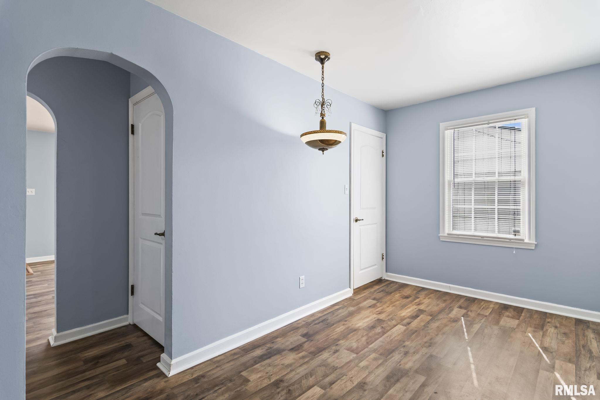 2321 South Pasfield Street Springfield, IL 62704 - Photo 13 of 37