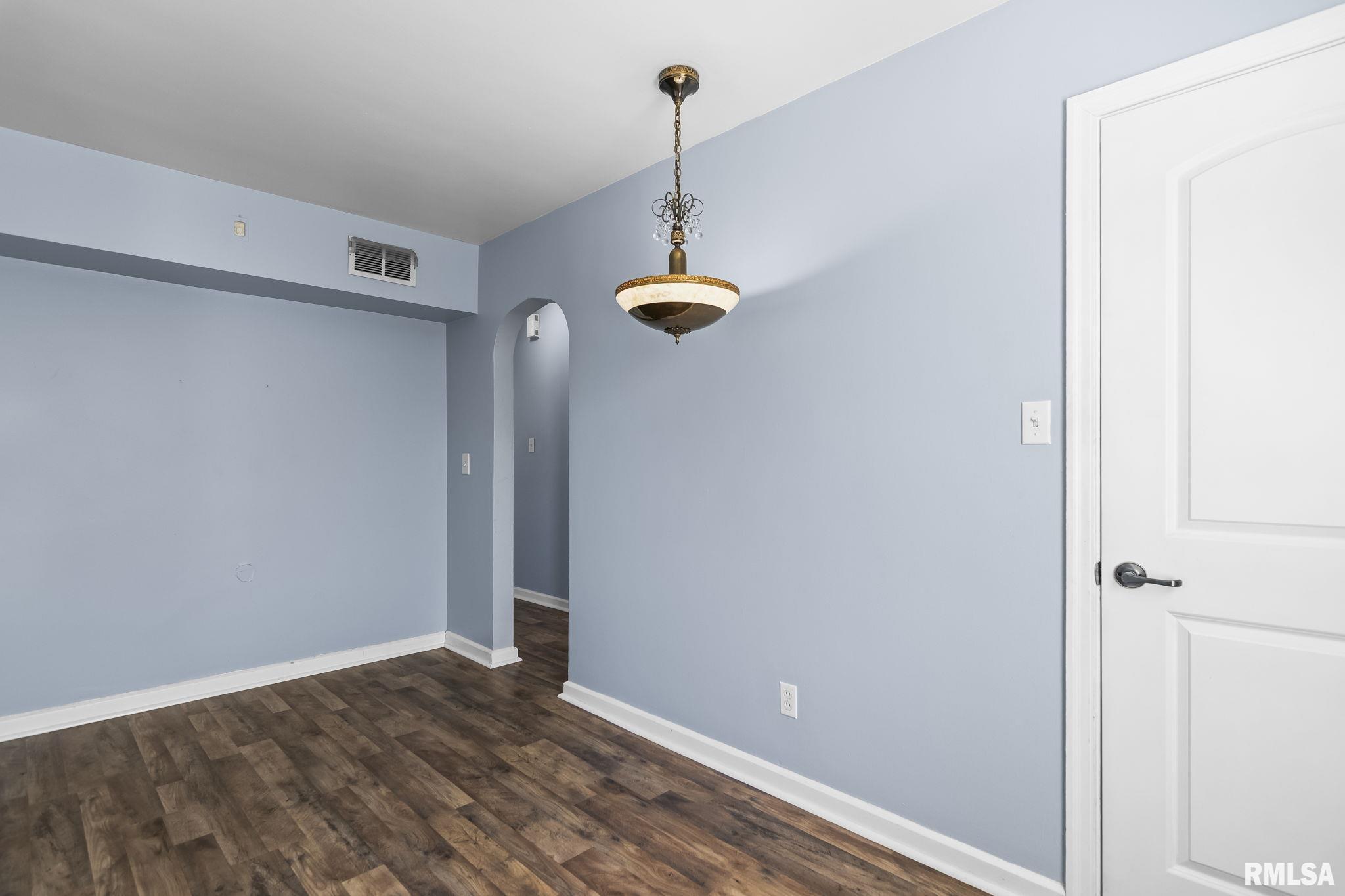 2321 South Pasfield Street Springfield, IL 62704 - Photo 16 of 37