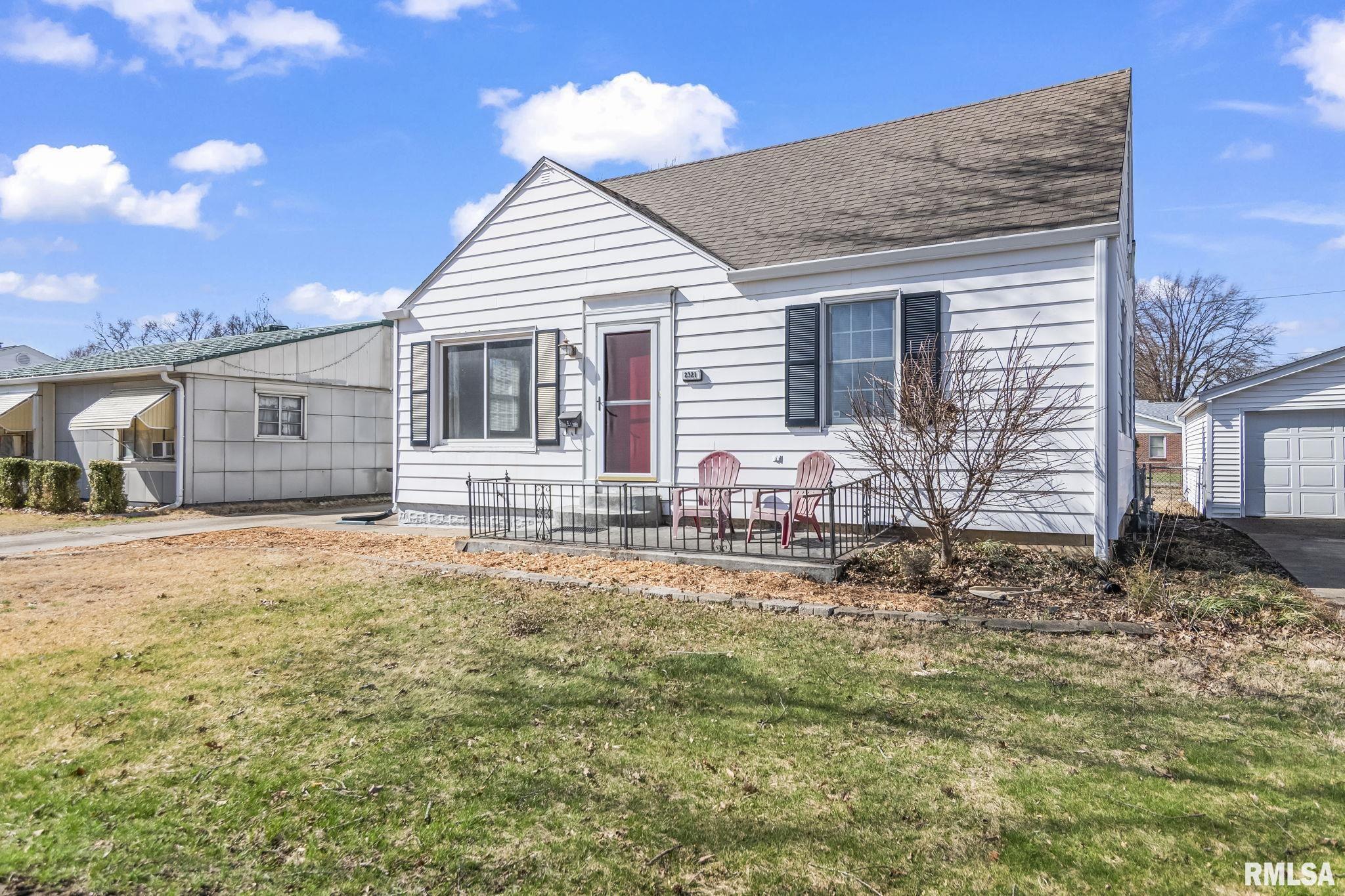 2321 South Pasfield Street Springfield, IL 62704 - Photo 3 of 37