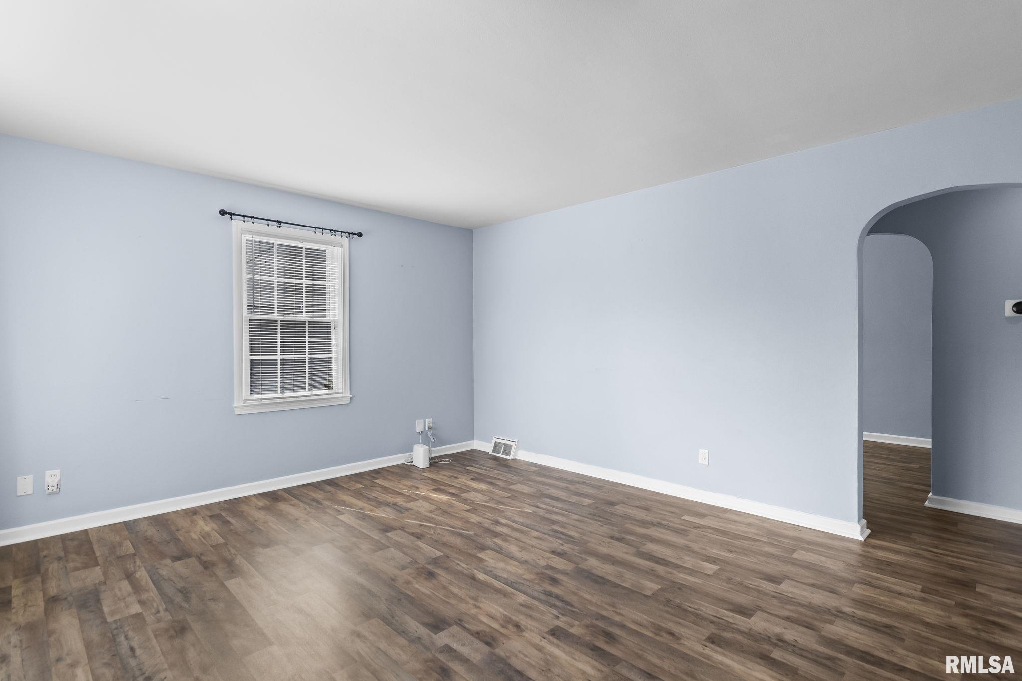 2321 South Pasfield Street Springfield, IL 62704 - Photo 7 of 37