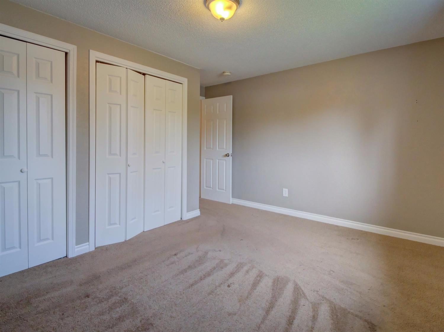 158 Fawn Way Eagle Point, OR 97524 - Photo 12 of 27 Master bedroom.