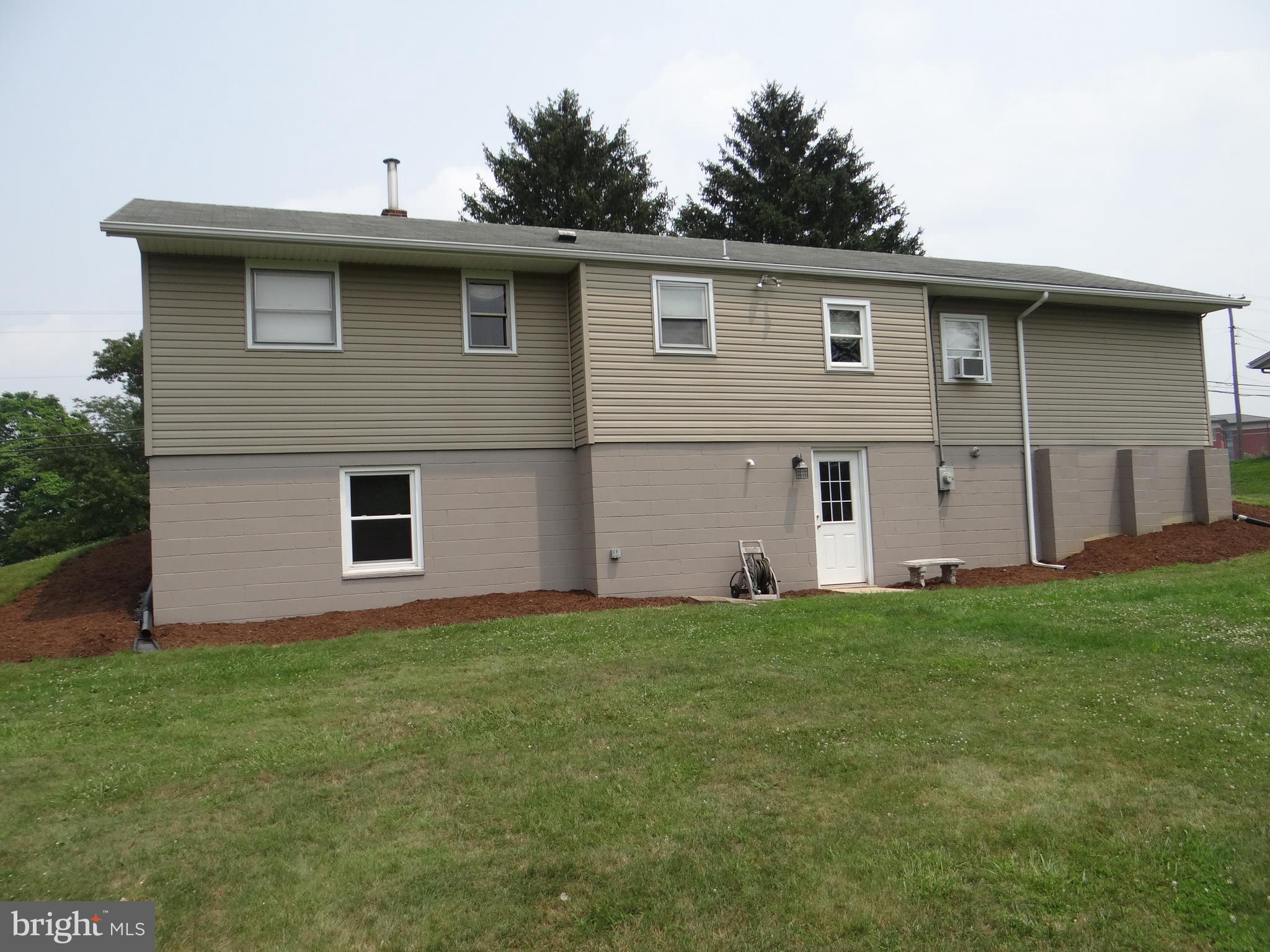 1885 Wayne Road Chambersburg, PA 17202 - Photo 5 of 25 Gallery Image 5