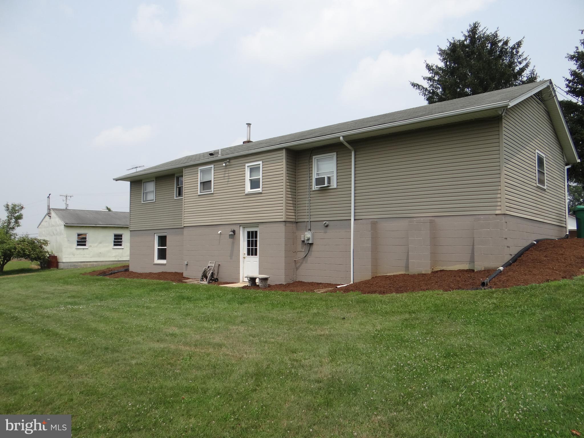 1885 Wayne Road Chambersburg, PA 17202 - Photo 6 of 25 Gallery Image 6