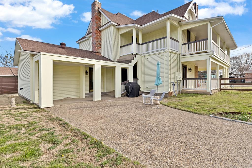 304 North Church Street Pilot Point, TX 76258 - Photo 40 of 40 front view of a house with a yard