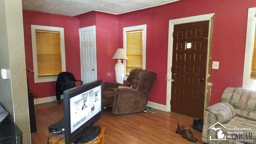 12909 South Custer Road Dundee, MI 48131 - Photo 6 of 9 Living Room