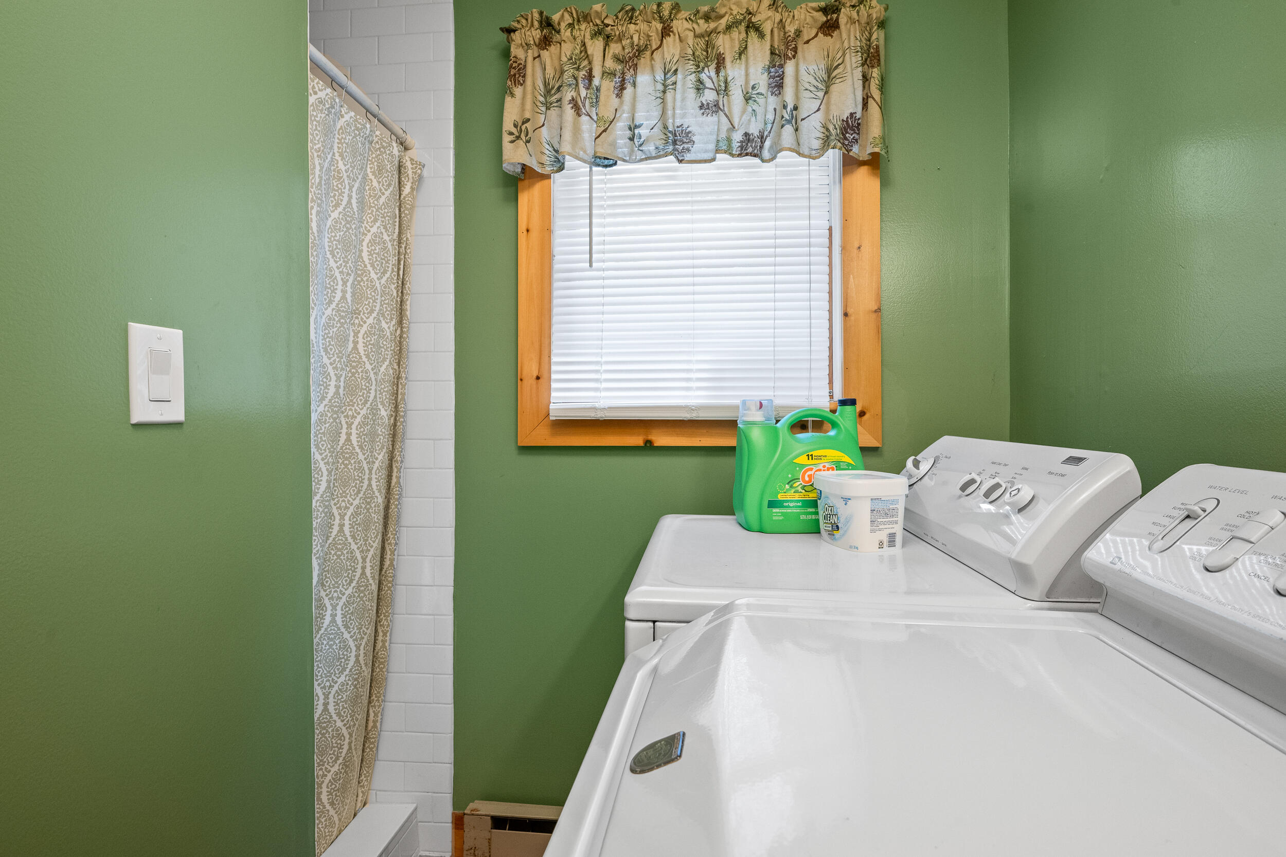 303 Rumford Road Oquossoc, ME 04964 - Photo 23 of 44 DSC_0010