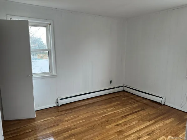 $4,500 | 109 Pratt Street, West Babylon, NY 11704