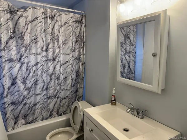 $4,500 | 109 Pratt Street, West Babylon, NY 11704