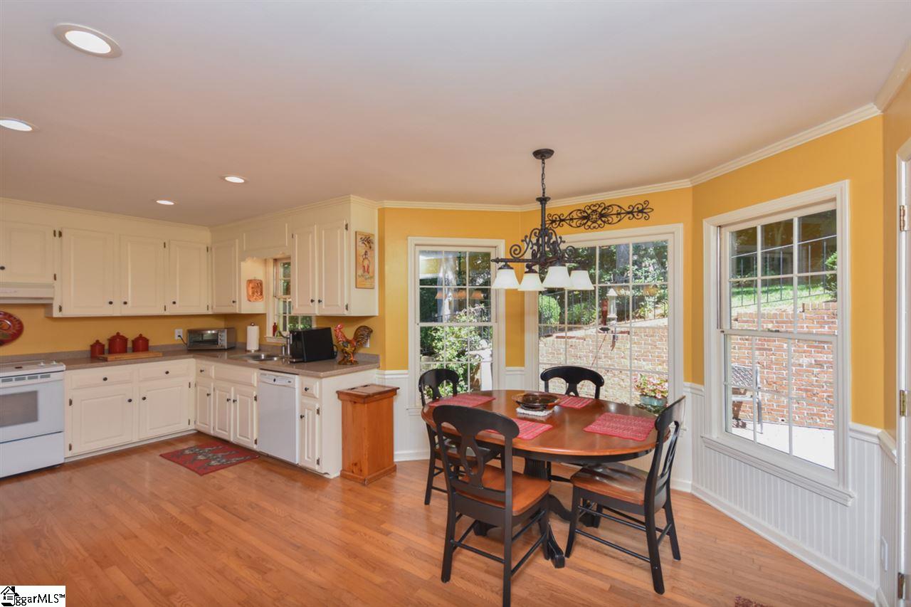 210 Oak Ridge Court Greer, SC 29650 - Photo 12 of 36 Gallery Image 12