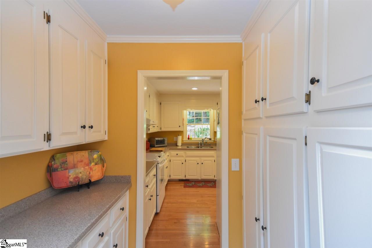210 Oak Ridge Court Greer, SC 29650 - Photo 16 of 36 Gallery Image 16