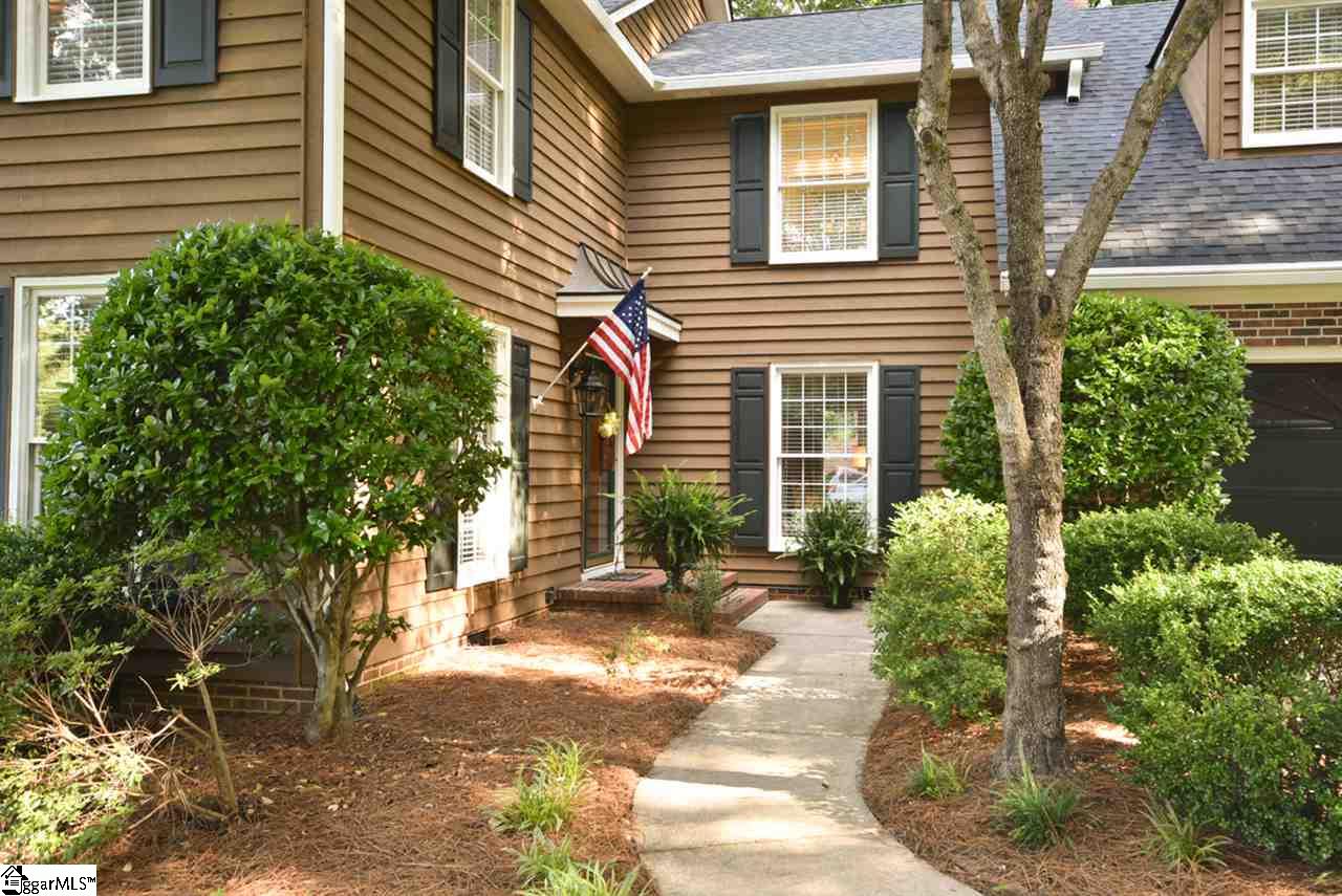 210 Oak Ridge Court Greer, SC 29650 - Photo 3 of 36 Gallery Image 3