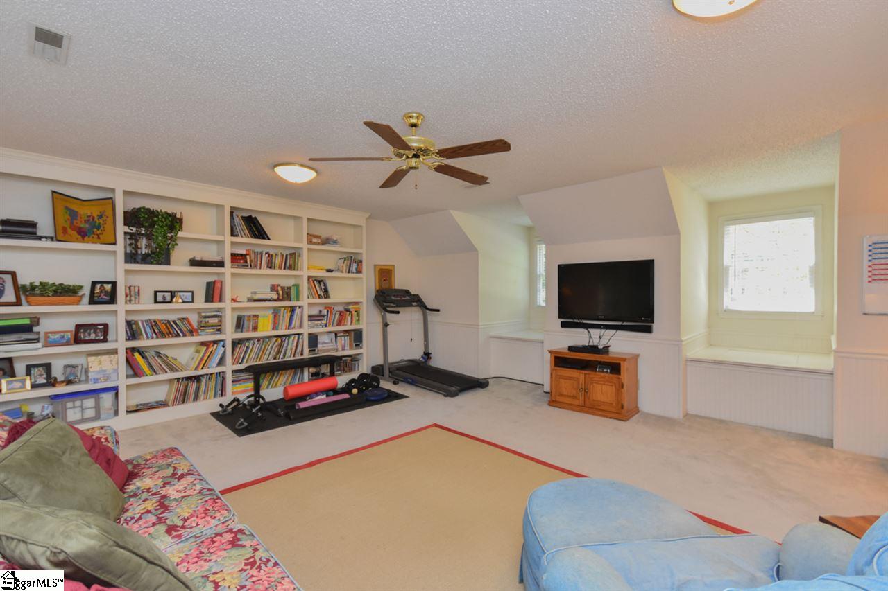 210 Oak Ridge Court Greer, SC 29650 - Photo 29 of 36 Gallery Image 29