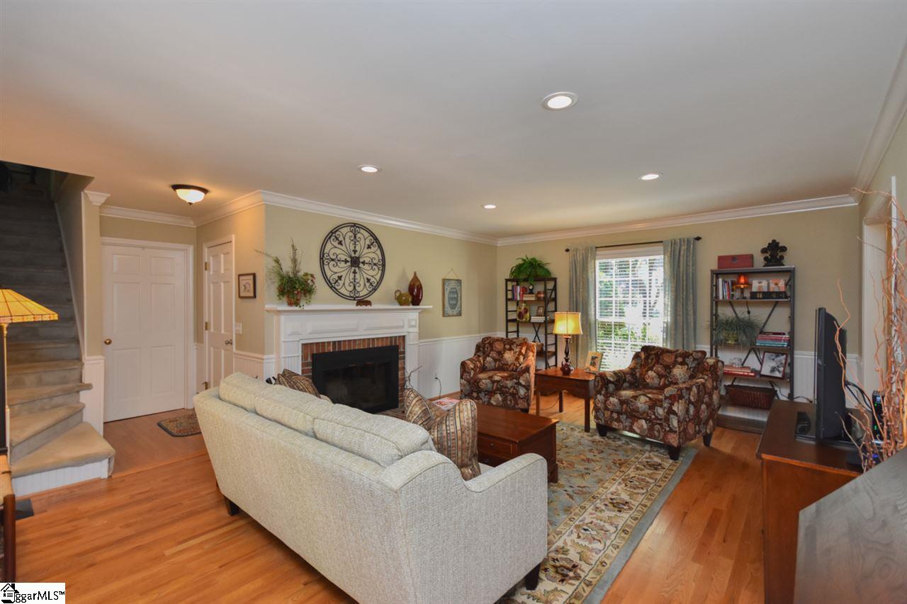 210 Oak Ridge Court Greer, SC 29650 - Photo 6 of 36 Gallery Image 6