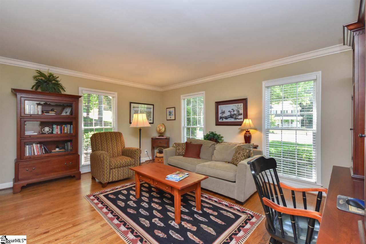 210 Oak Ridge Court Greer, SC 29650 - Photo 7 of 36 Gallery Image 7