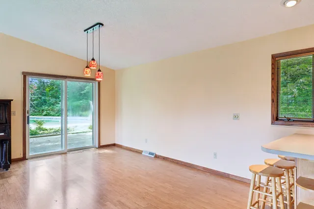 $500,000 | N8147 1015th Street, River Falls, WI 54022