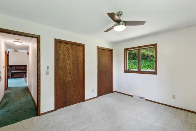 $500,000 | N8147 1015th Street, River Falls, WI 54022