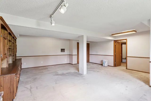 $500,000 | N8147 1015th Street, River Falls, WI 54022