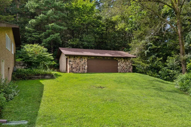 $500,000 | N8147 1015th Street, River Falls, WI 54022