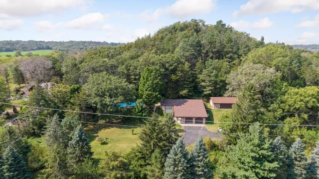 $500,000 | N8147 1015th Street, River Falls, WI 54022