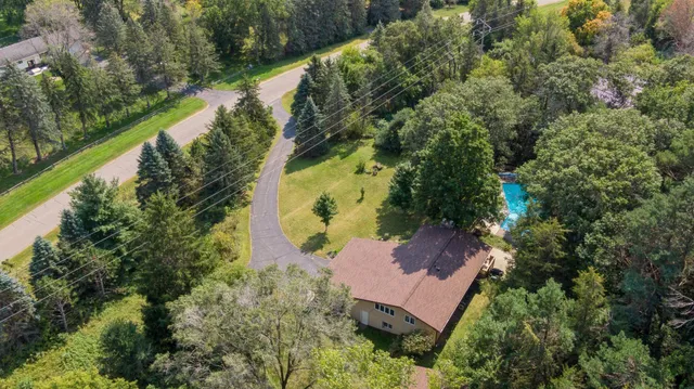 $500,000 | N8147 1015th Street, River Falls, WI 54022