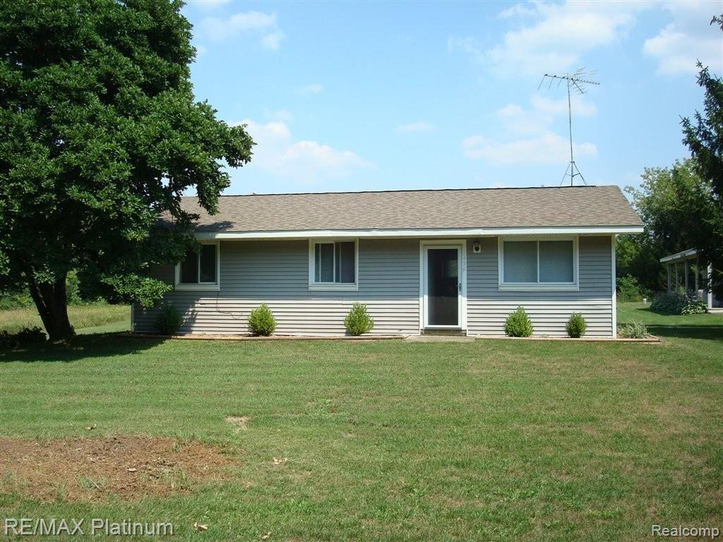 8436 Mabley Hill Road Fenton, MI 48430 - Photo 1 of 14 Exterior Front